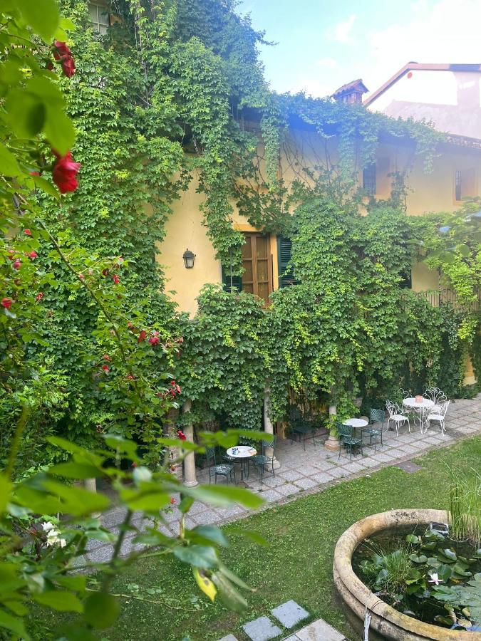 Palazzo Sismonda Bed and Breakfast Corneliano d'Alba Εξωτερικό φωτογραφία