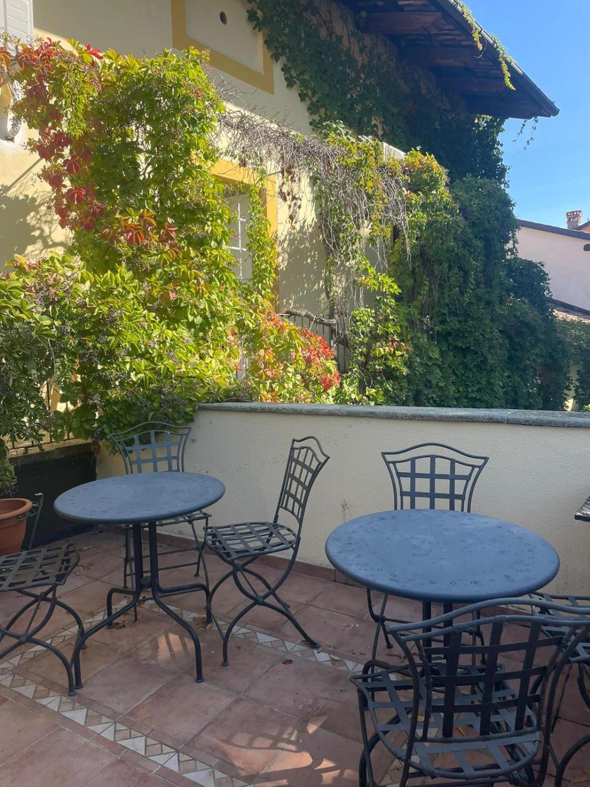 Palazzo Sismonda Bed and Breakfast Corneliano d'Alba Δωμάτιο φωτογραφία