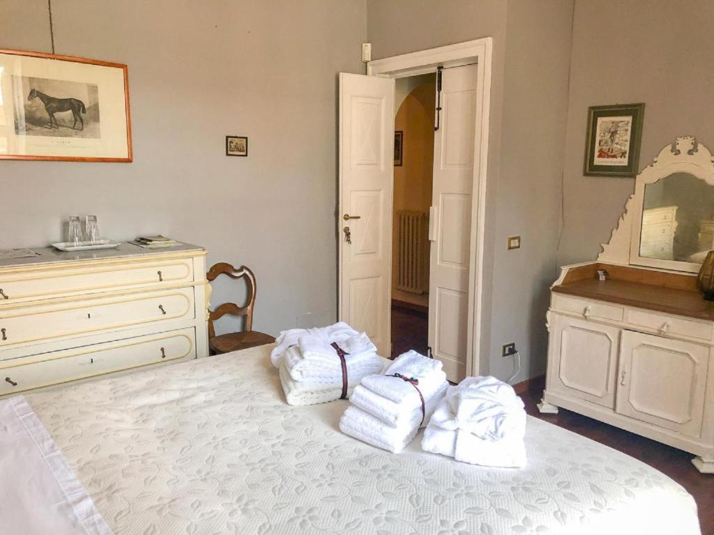 Palazzo Sismonda Bed and Breakfast Corneliano d'Alba Εξωτερικό φωτογραφία