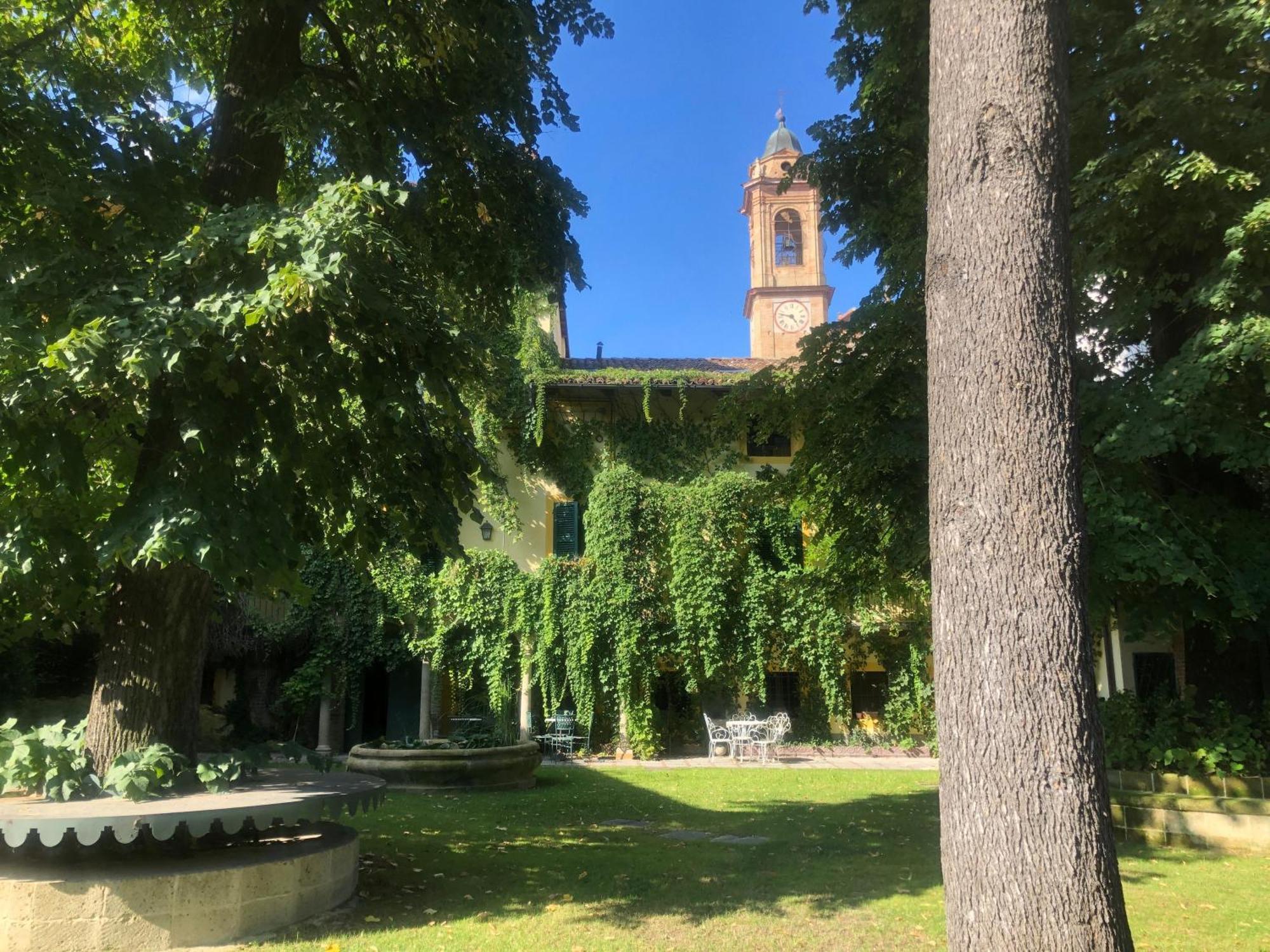 Palazzo Sismonda Bed and Breakfast Corneliano d'Alba Εξωτερικό φωτογραφία