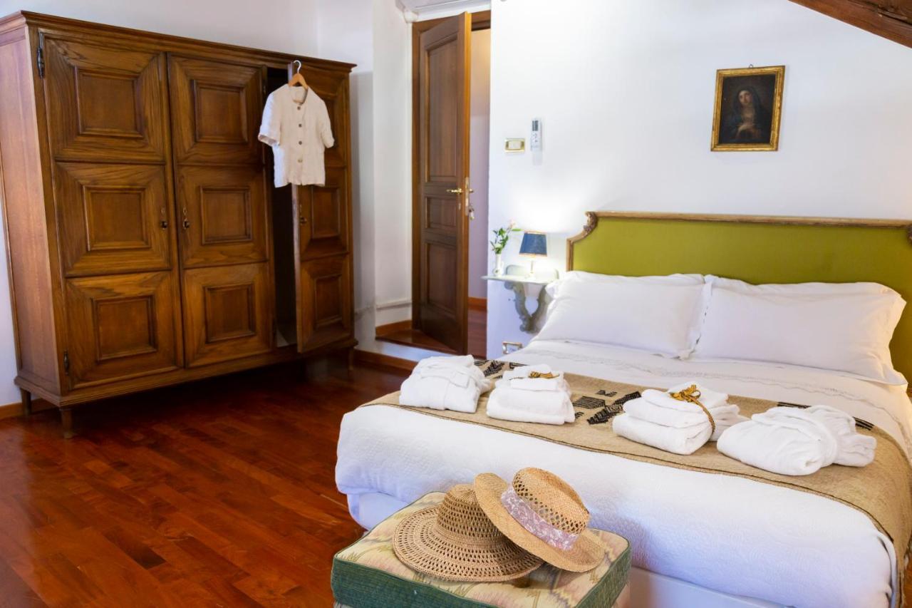 Palazzo Sismonda Bed and Breakfast Corneliano d'Alba Εξωτερικό φωτογραφία