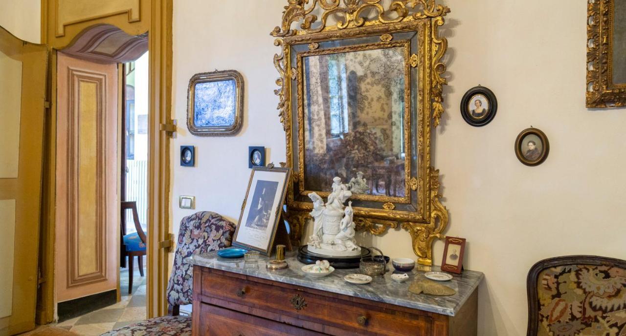 Palazzo Sismonda Bed and Breakfast Corneliano d'Alba Εξωτερικό φωτογραφία