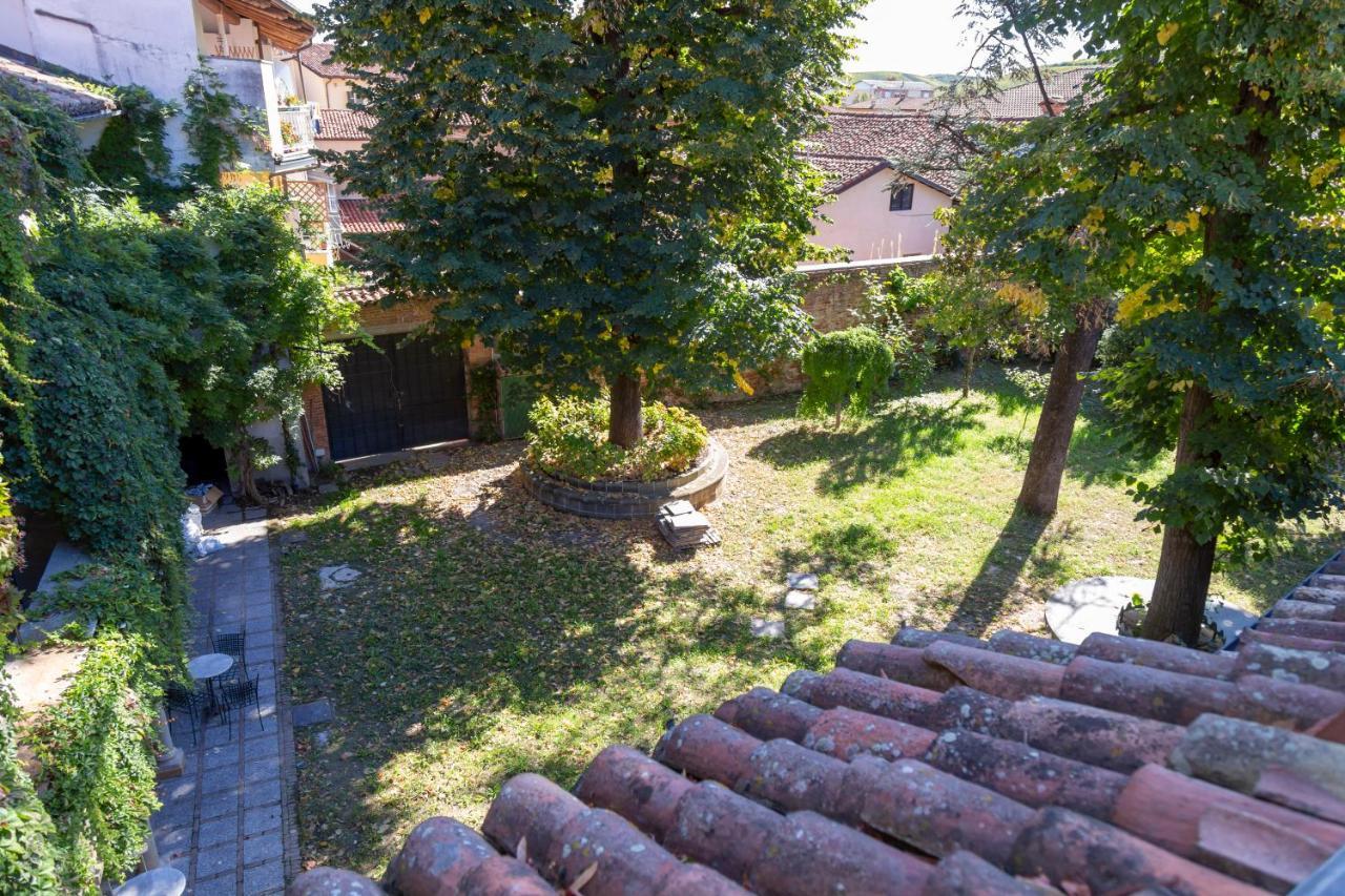 Palazzo Sismonda Bed and Breakfast Corneliano d'Alba Εξωτερικό φωτογραφία