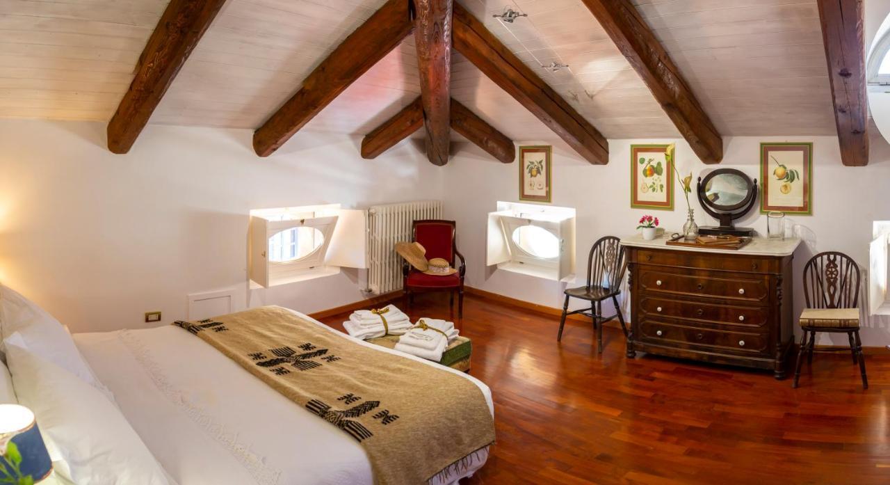 Palazzo Sismonda Bed and Breakfast Corneliano d'Alba Εξωτερικό φωτογραφία