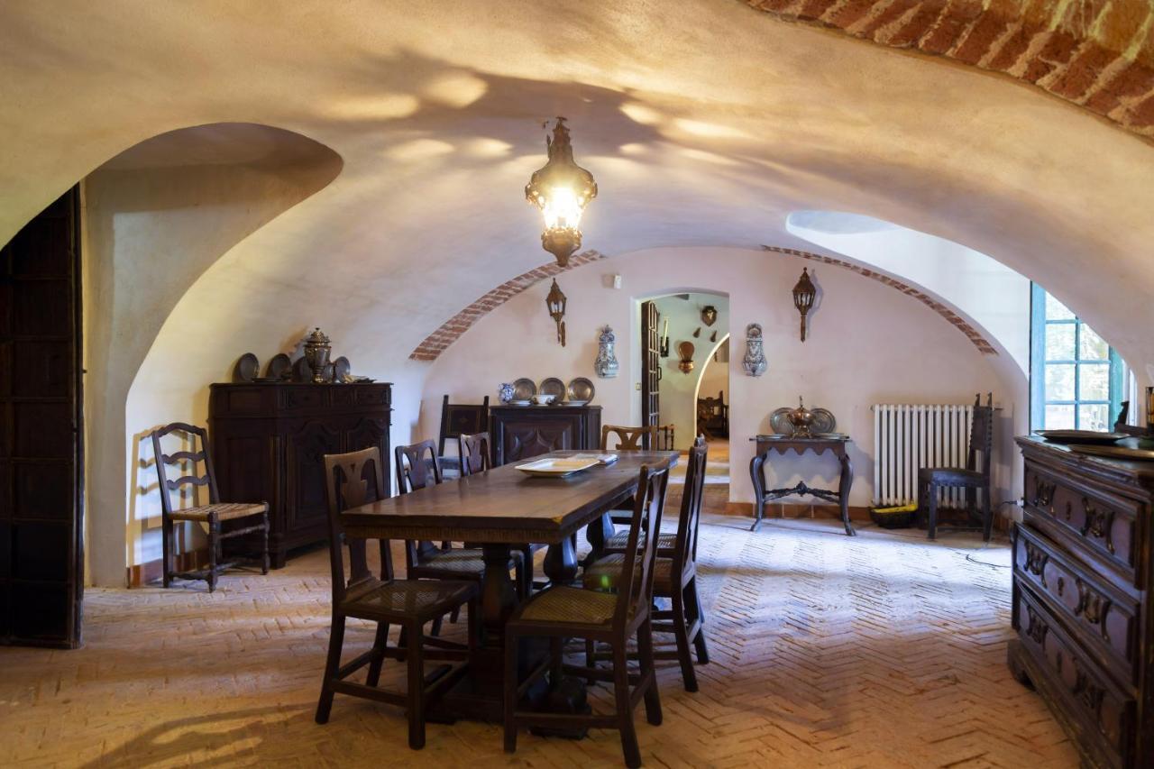 Palazzo Sismonda Bed and Breakfast Corneliano d'Alba Εξωτερικό φωτογραφία